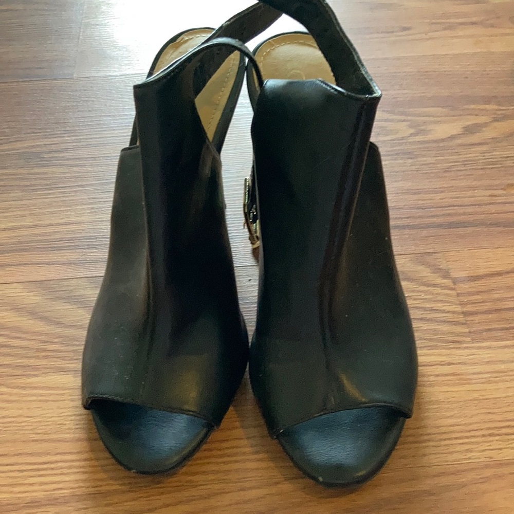 Cato black peekaboo toe